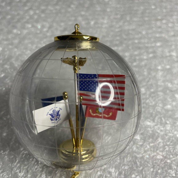 Hallmark Keepsake A World Of Freedom Flags America Honor Courage ornament - Picture 4 of 5